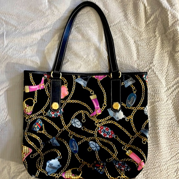 Gucci Handbags - Authentic Gucci satin charms chain tote